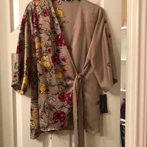 Zara Floral satin kimono